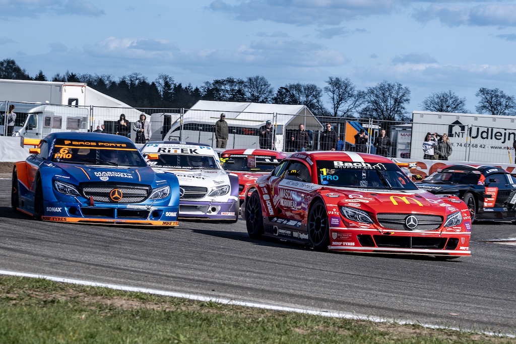 Martin Andersen vinder sæsonpremieren på Padborg Park.
(Foto: Niklas Majgaard/Boxengasse.dk)